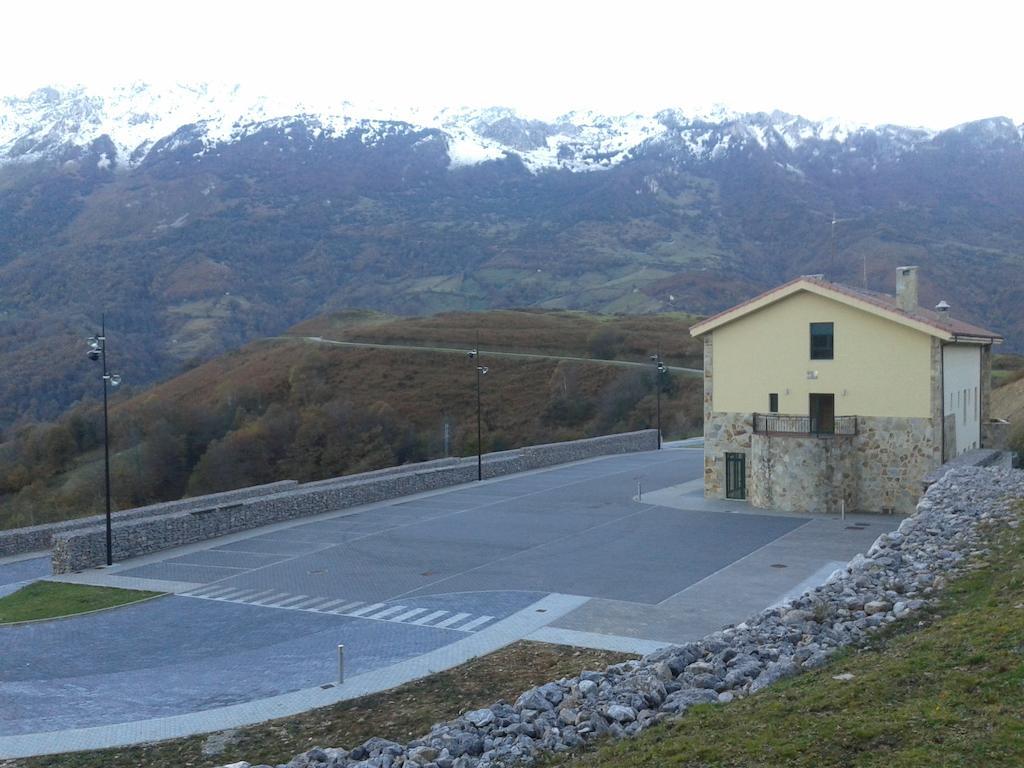 Хостел Mirador Del Angliru Риоса Экстерьер фото